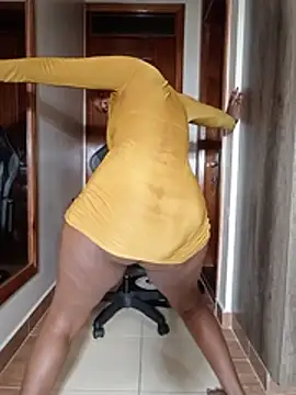 BROWNLILLY - Ride dildo till I squirt 💦💦