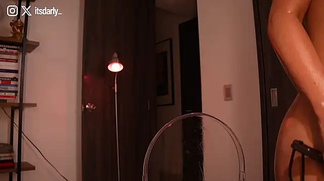 Itsdarly - Fingering ass