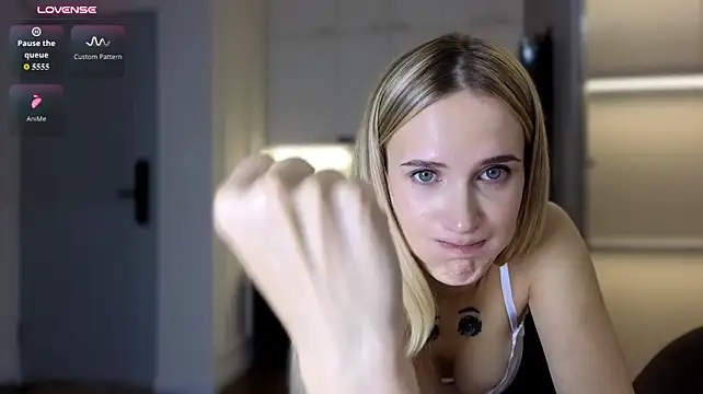 Luna_404 - make my pussy wet af