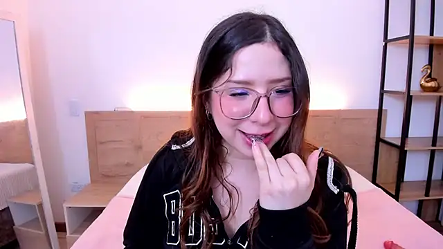Brigitt_Evans - show boobs
