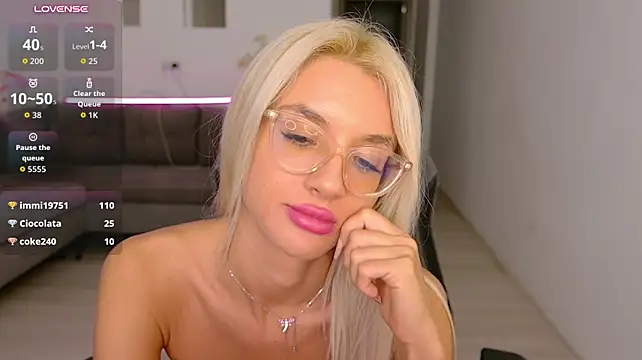 LovelyBianca - PUSSY PLAY💦😈