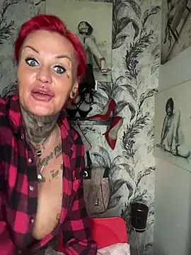 InkedMissLaBaehm - 💦 Suck the dildo like a real cock