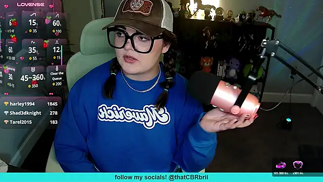 Briieverly - sensational boob rubs up close 5 mins