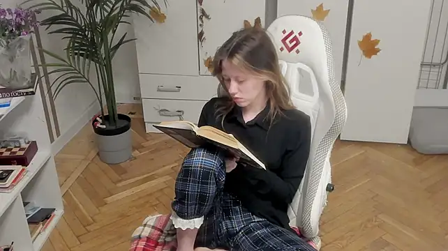 Silly__Milly - play oil tts