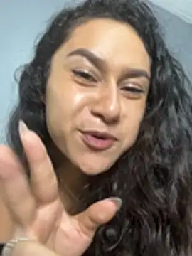 Yummi_bigclit - spit over clit + zoom wet pussy