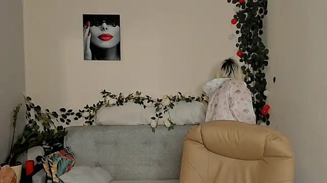 White__SunnyLove - Use cream on boobs