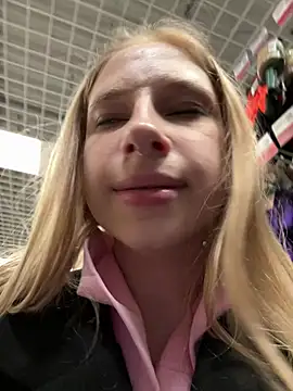 Michelle_lovique - SHOW MY TITS AND SHAKE IT RIGHT HERE!!