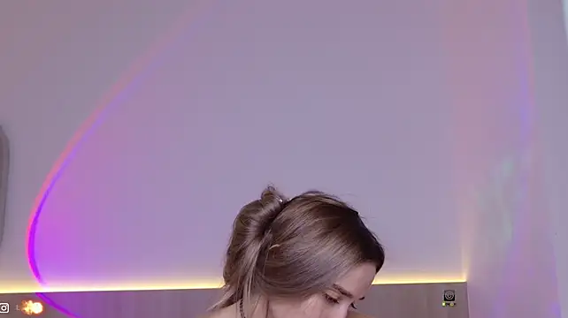Skitlesss - CUM BOOOBS NAKED