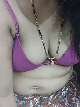 Cutee_bhabhi - Two finger in pussy
