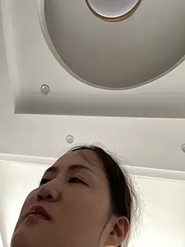 Amy1688 - 户外脱内裤特写小穴