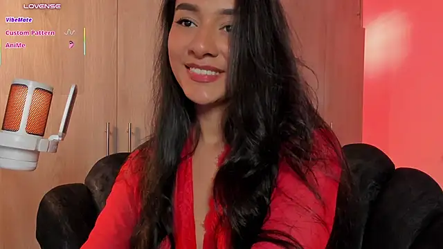 Anne_leee - Naked - Play tits