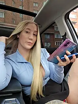 SvetLive - Big squirt in car 💦💦💦