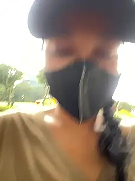 HoneyNana2000 - cut the holes in the leggings.Cắt quần🤭