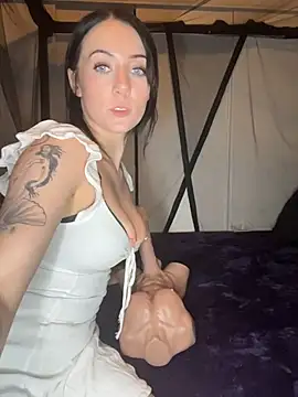 Marleymaxwell - Toy control in chat + full nude 20 min