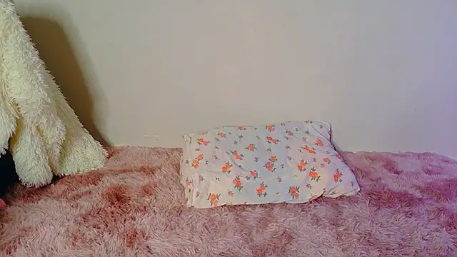 Love4me01 - Play with my nipples close to cam