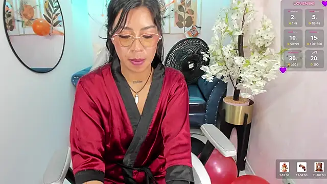 Lilith_Mills - NAKED RIDE BALLON