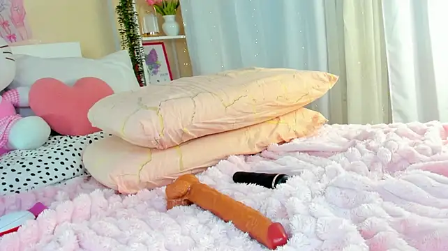 Kuraii1_ - 😏 anal play with a dildo 😏