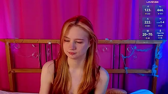 HannaWalton - take off bra + 30 sec toy control