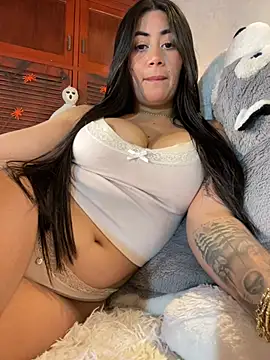 _MadiLee_ - Spit boobs, rub nipples!