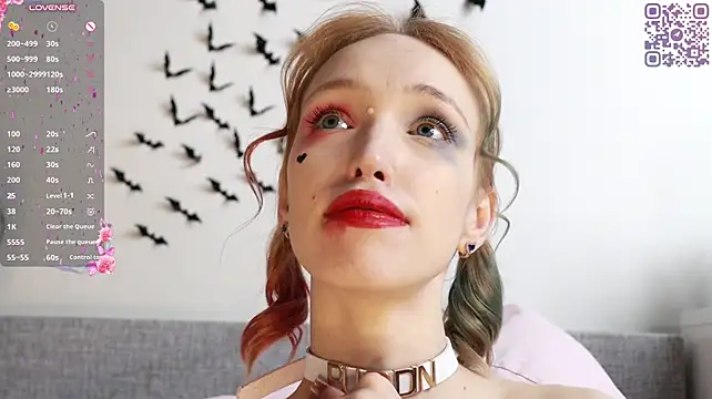 Grace_Glend - finger in ass
