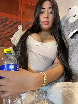 _MadiLee_ - Spit boobs, rub nipples!