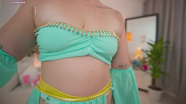 Roxie_gates_ - ride torso