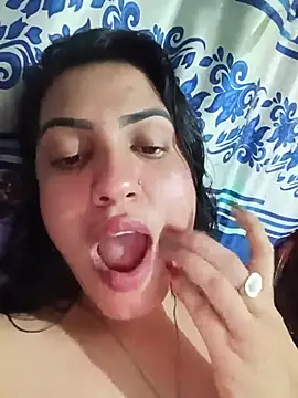 Maya-120 - Boobs show