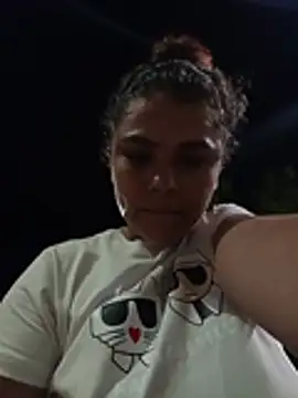 Mommy-Hot - Strange Touch my Tits In the public park