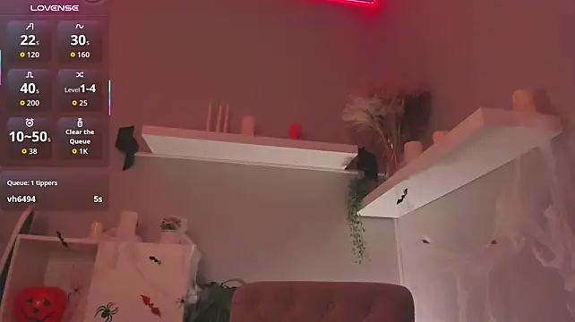 Emma__Leee - Naked + control toy 5 min