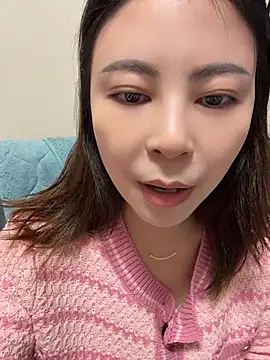 YaoYao8888 - 穿裙子不穿内裤，把小粉跳出来