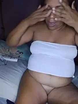Sheyl__ - jugar con mis tetas/babear