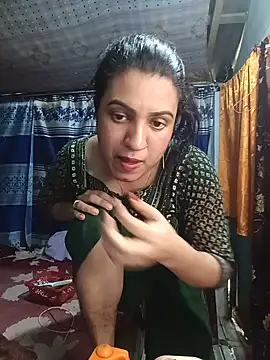 Maya-120 - Boobs show