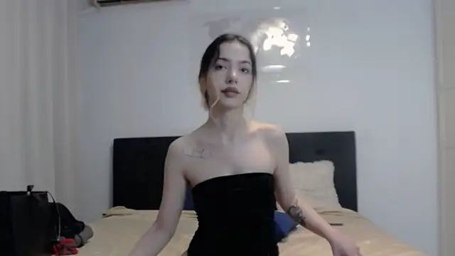 IvyGlowX - show pussy