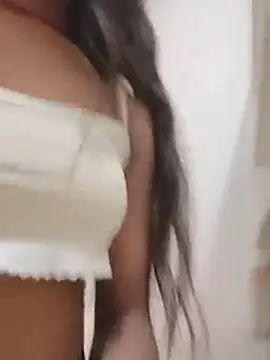 Hotbabymuskan