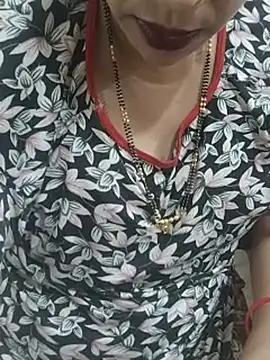 Cutee_bhabhi - Two finger in pussy