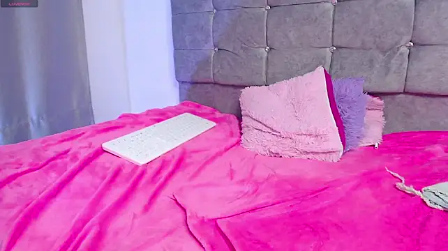 Chole_lux - Dance your favorite song 💖