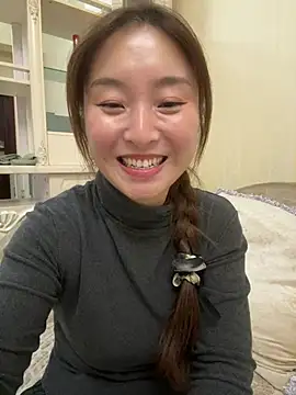 Lianer_520 - 莲儿，谢谢哥哥们支持，到达目标脱掉衣服