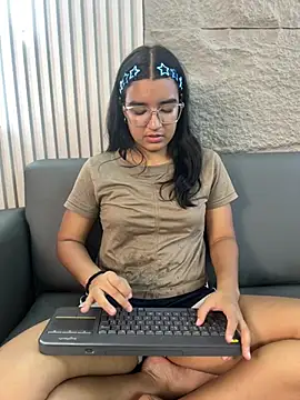 Almilu - masturbation near + squirt😘