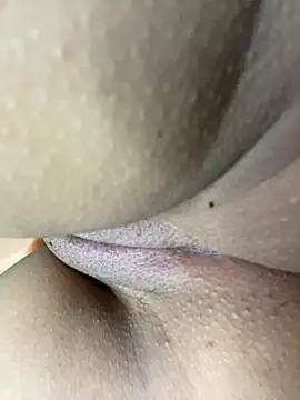 Gaby_loviing - Usar dildo en público