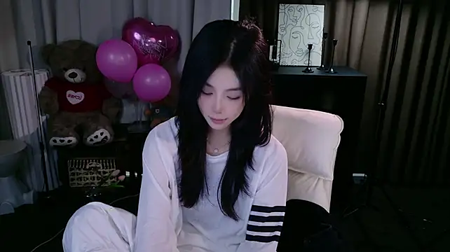 GUGUGAGA-1 - 性感换装💘