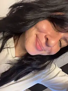 Came_lia1 - rip my leggings