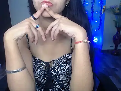 Sia_baby - pussy 1finger