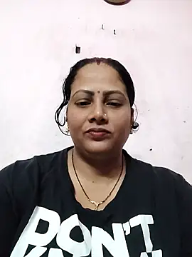 Hot_Aunty_44 - Boobs