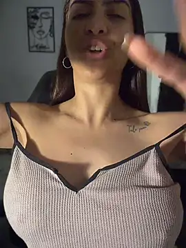 Chicachocolate01 - Spit tits and Kisses dildo 🔥