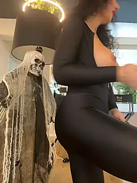 BeckyShineX - Show Me Some Love😏
