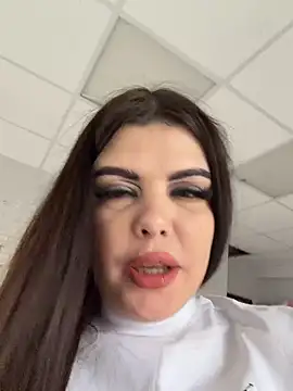 AmelliaDiamond - Jerking pussy in cafe +slup boobs