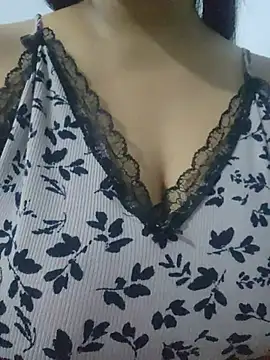 Lunix18 - Sin blusa 🔥