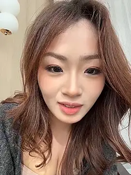 Yomi009 - 💐鲜花咖啡店坐异性大腿摸大腿内侧