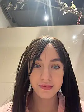 Lilonok - Show boobs