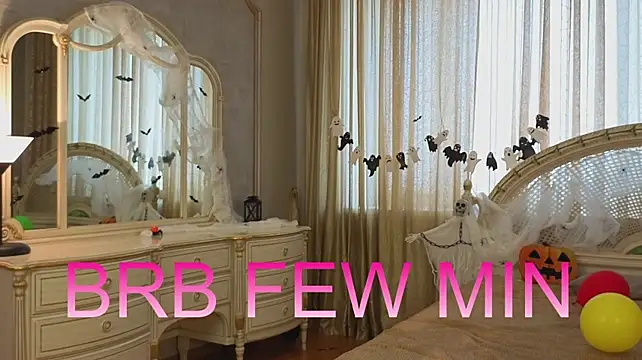 MercedezTimbs - Touch my cute belly
